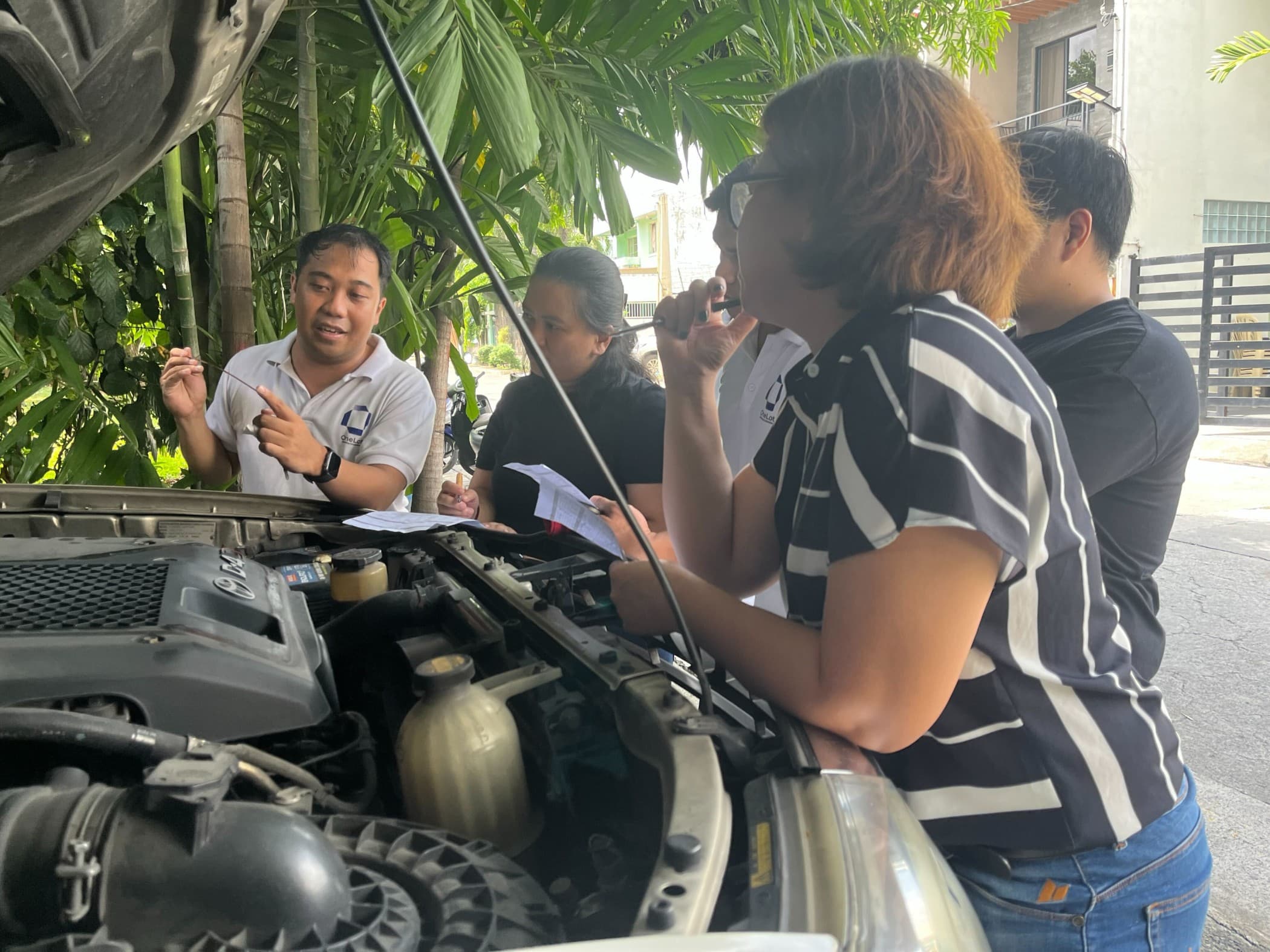 OneLot team group photo